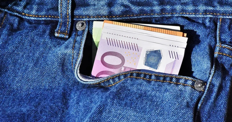 Est-il possible de recharger mon compte Réglo Mobile avec 15 € ?